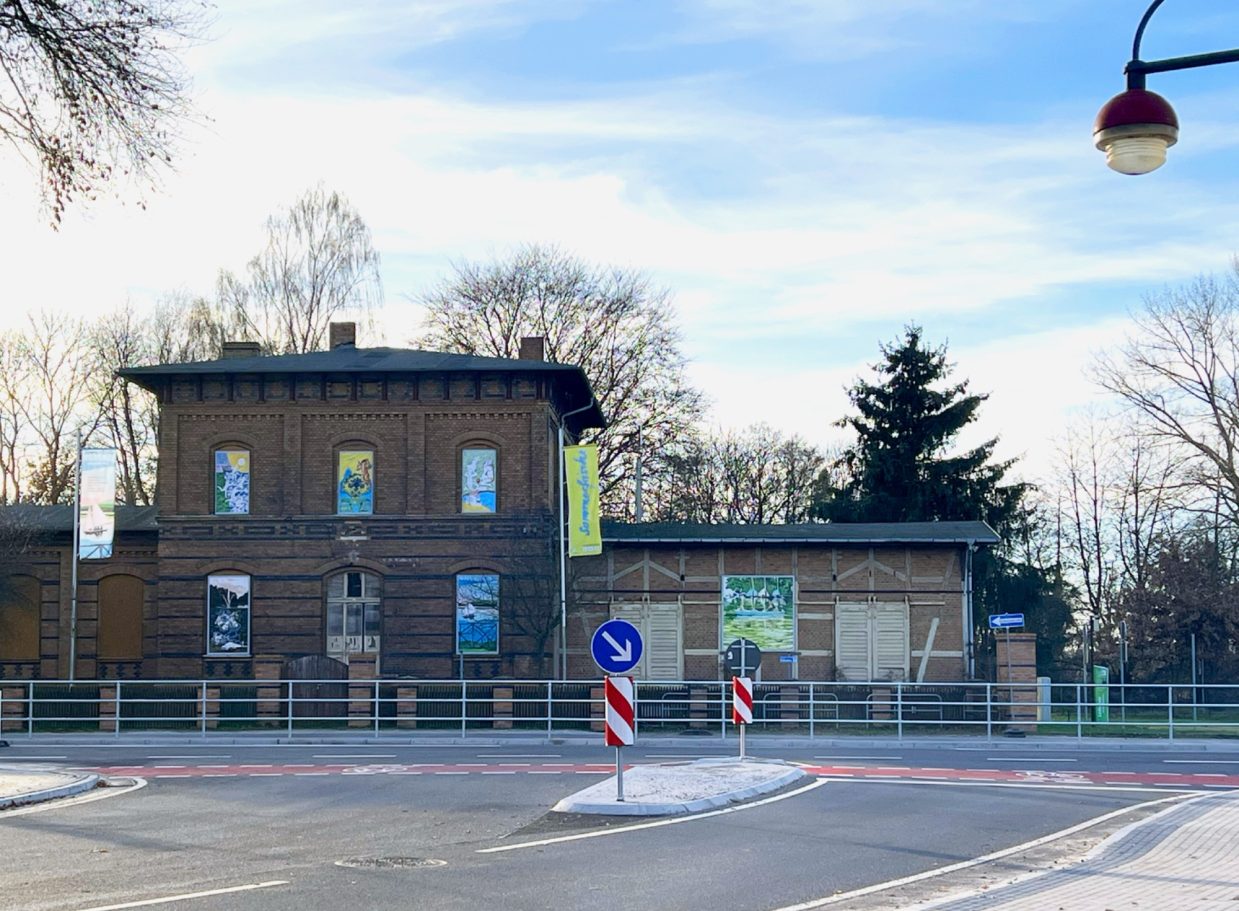  Sommerfrische Projekt in einem leerstehenden Bahnhof in Wusterhausen Dosse