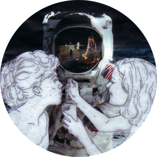 Zeichnungen auf Transparentpapier, Leuchtobjekte im Keller, Das Haus, Gruppenausstellung in einem leerstehenden Haus in Meißen , 2005