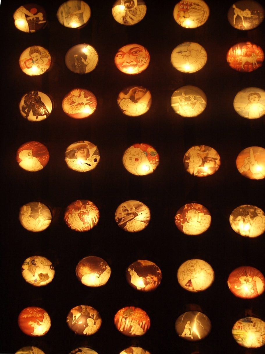 Leuchtobjekte im Keller in Meißen , 2005