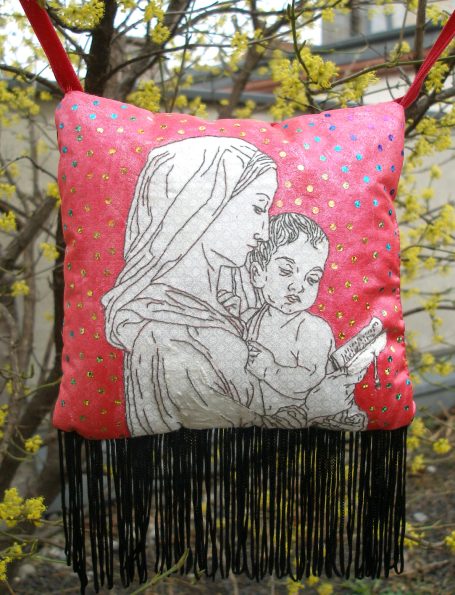 Lavendelkissen bestickt mit einer Madonna