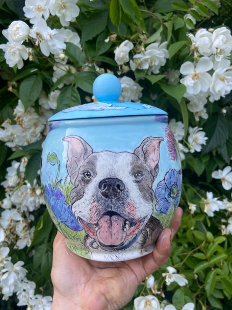 Urne für eine Boston Terrier