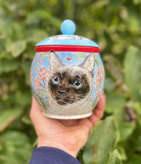 kleine Urne für eine Siamkatze 